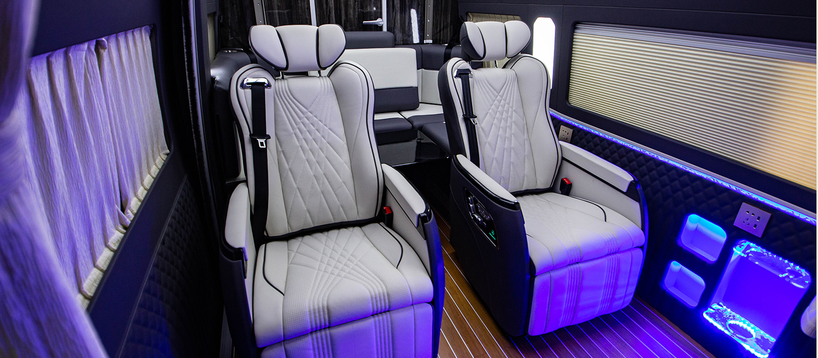 2023款趣蜂福特B880房车